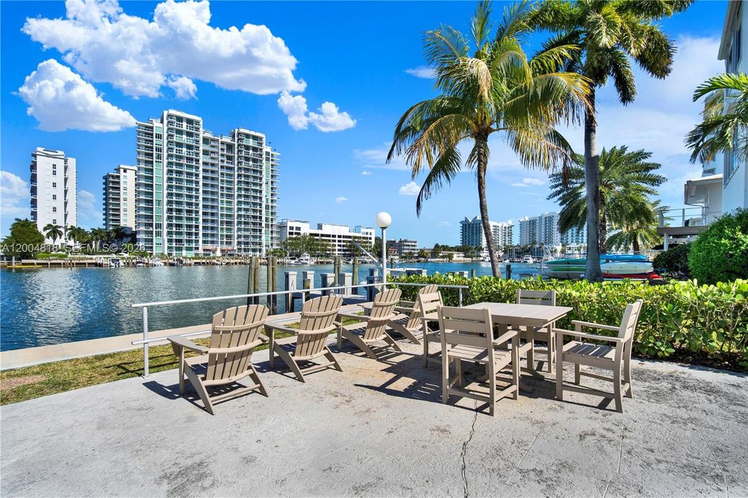 Recently Rented: $3,000 (3 beds, 2 baths, 1450 Square Feet)