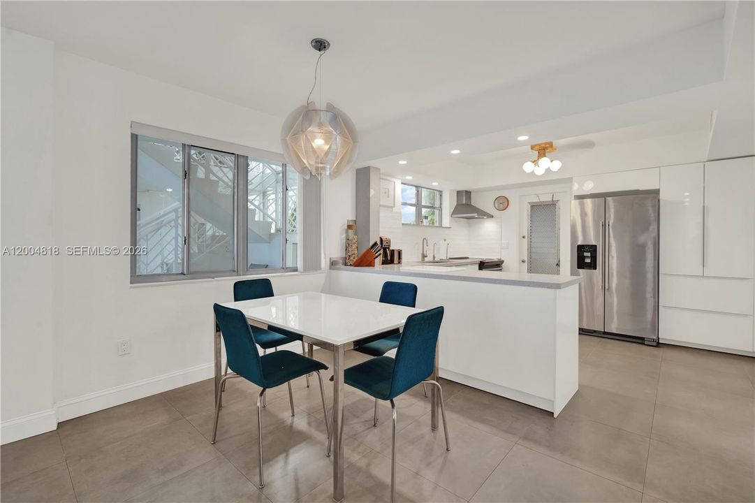 Recently Rented: $3,000 (3 beds, 2 baths, 1450 Square Feet)