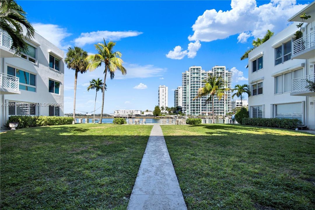 Recently Rented: $3,000 (3 beds, 2 baths, 1450 Square Feet)