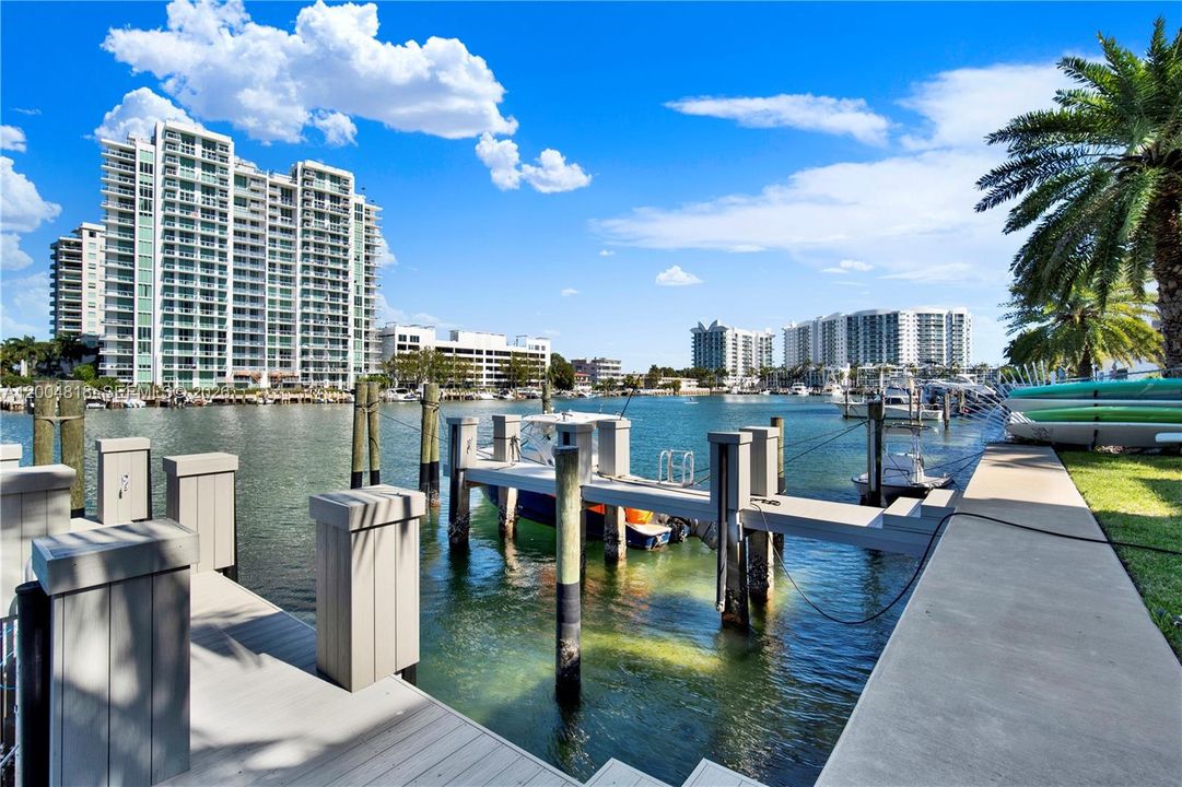 Recently Rented: $3,000 (3 beds, 2 baths, 1450 Square Feet)