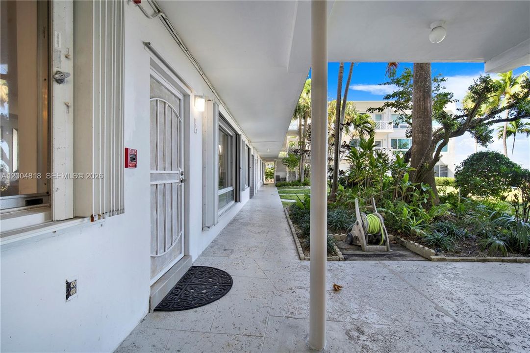 Recently Rented: $3,000 (3 beds, 2 baths, 1450 Square Feet)