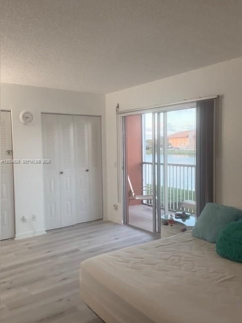 Active With Contract: $1,650 (1 beds, 1 baths, 702 Square Feet)