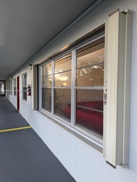 Active With Contract: $1,650 (1 beds, 1 baths, 702 Square Feet)