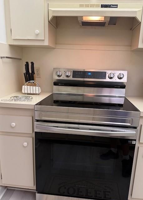 Active With Contract: $1,650 (1 beds, 1 baths, 702 Square Feet)