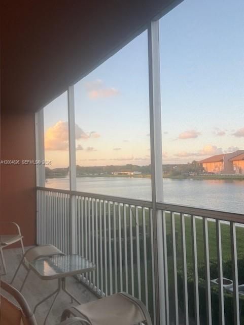 Active With Contract: $1,650 (1 beds, 1 baths, 702 Square Feet)