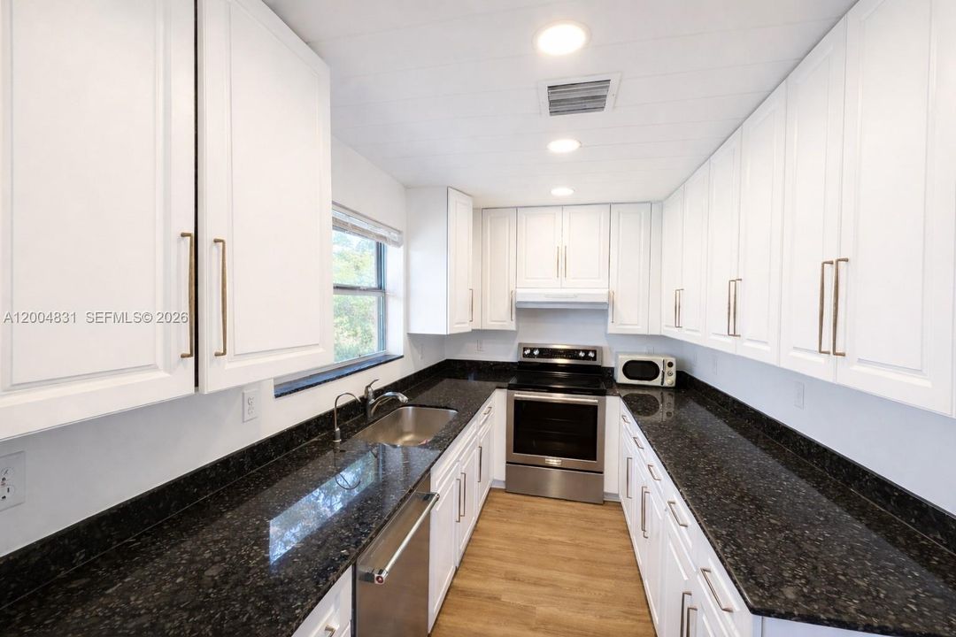В аренду: $3,450 (2 спален, 2 ванн, 1200 Квадратных фут)