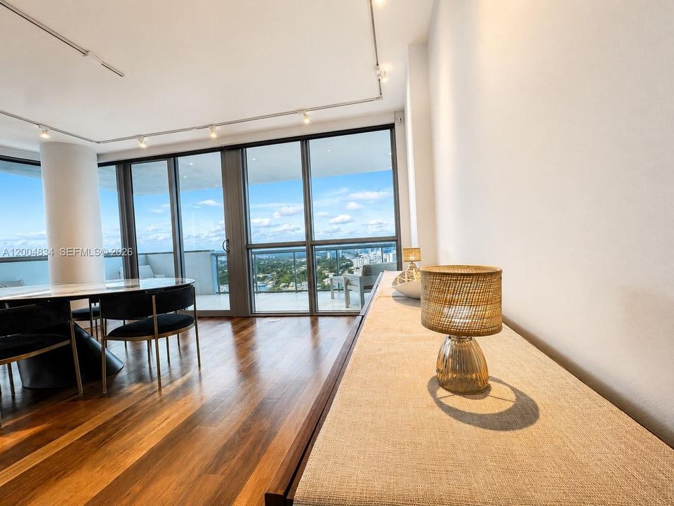 For Sale: $9,475,000 (4 beds, 4 baths, 2411 Square Feet)