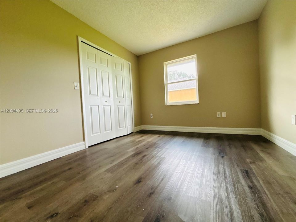 Activo con contrato: $1,550 (2 camas, 1 baños, 908 Pies cuadrados)