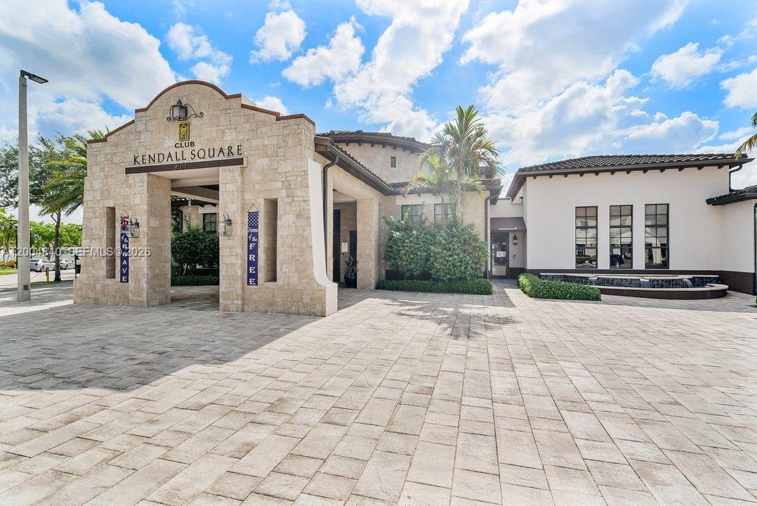 Active With Contract: $750,000 (4 beds, 3 baths, 2460 Square Feet)