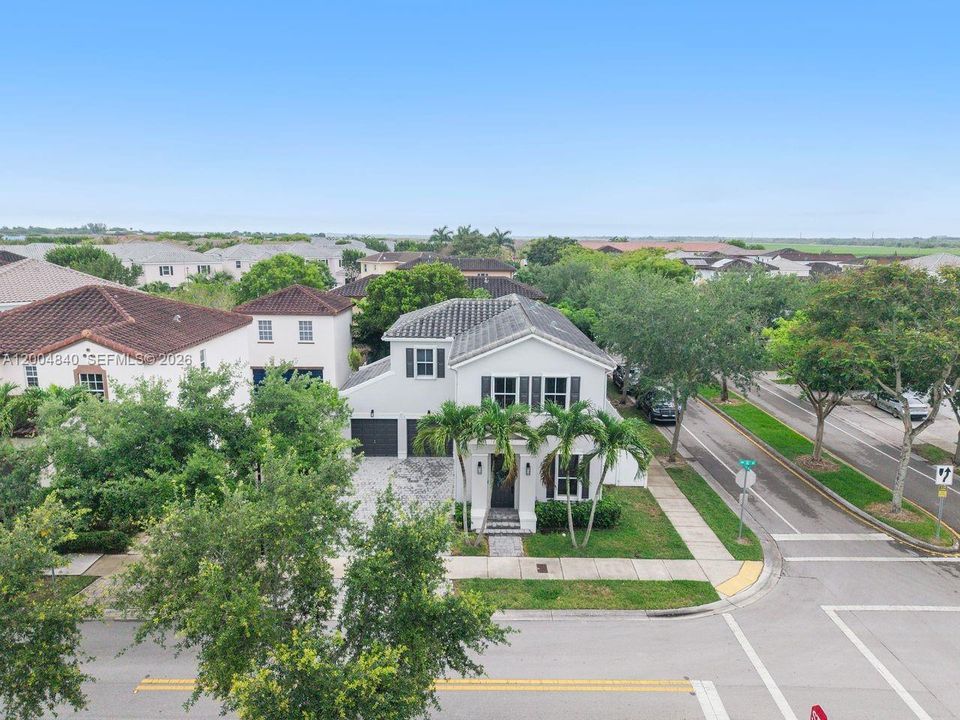 Active With Contract: $750,000 (4 beds, 3 baths, 2460 Square Feet)