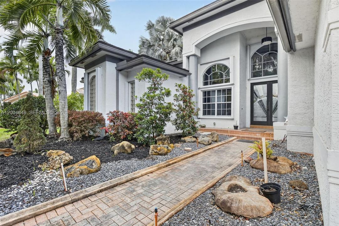 Active With Contract: $1,500,000 (6 beds, 4 baths, 4779 Square Feet)