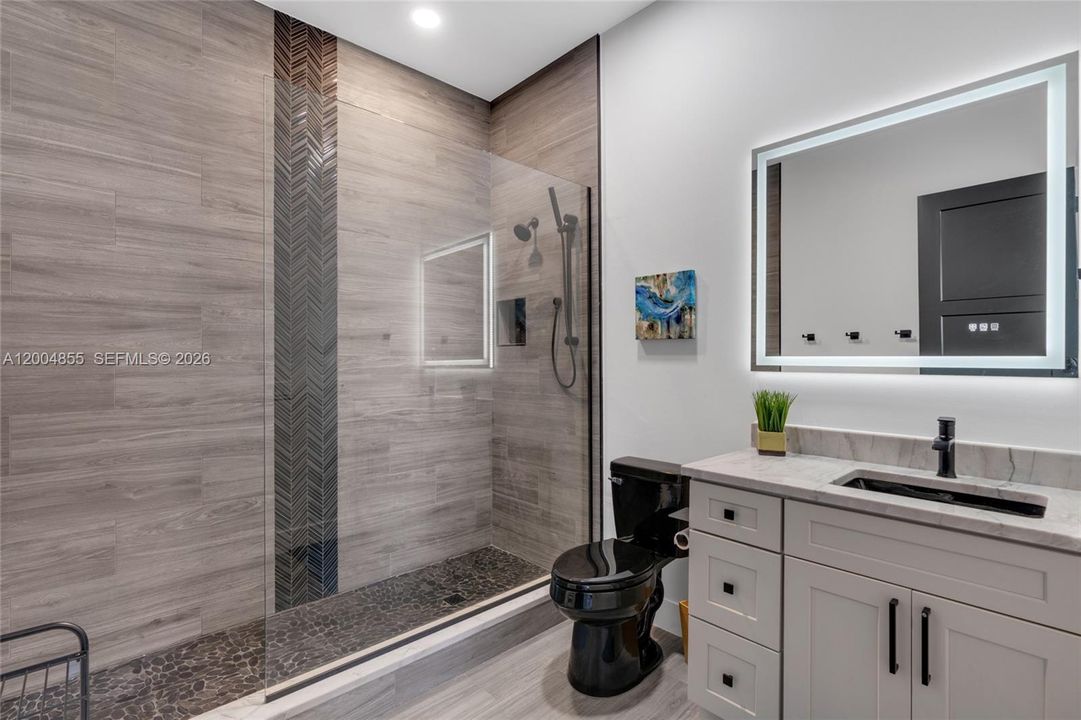 For Sale: $1,590,000 (3 beds, 4 baths, 3784 Square Feet)