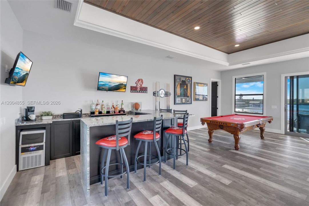 For Sale: $1,590,000 (3 beds, 4 baths, 3784 Square Feet)