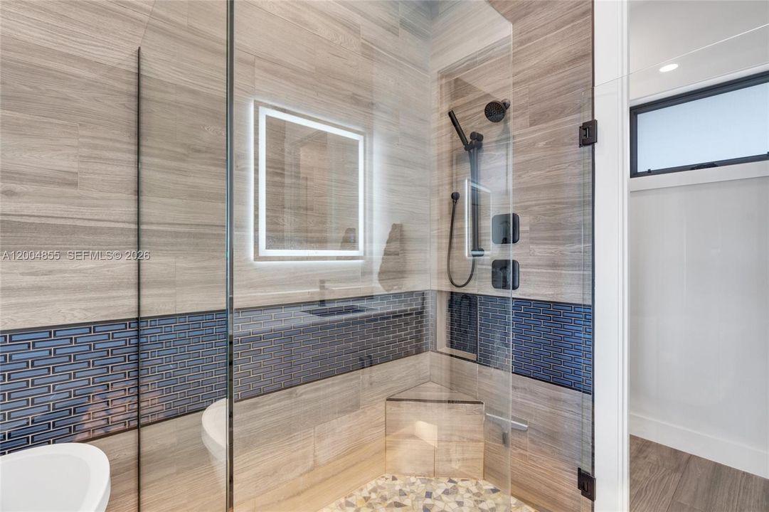 For Sale: $1,590,000 (3 beds, 4 baths, 3784 Square Feet)
