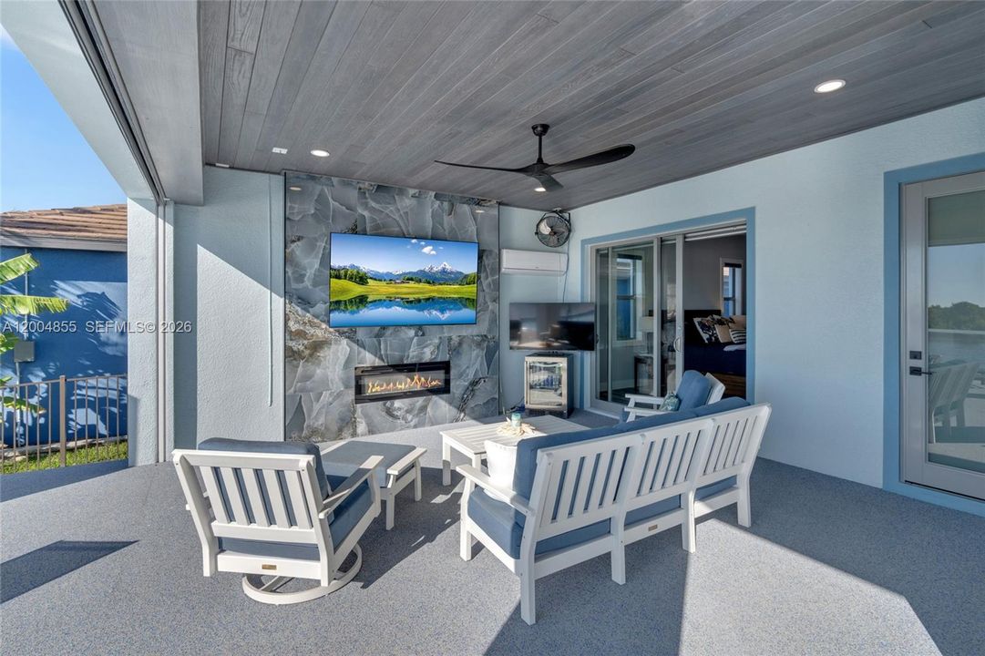 For Sale: $1,590,000 (3 beds, 4 baths, 3784 Square Feet)