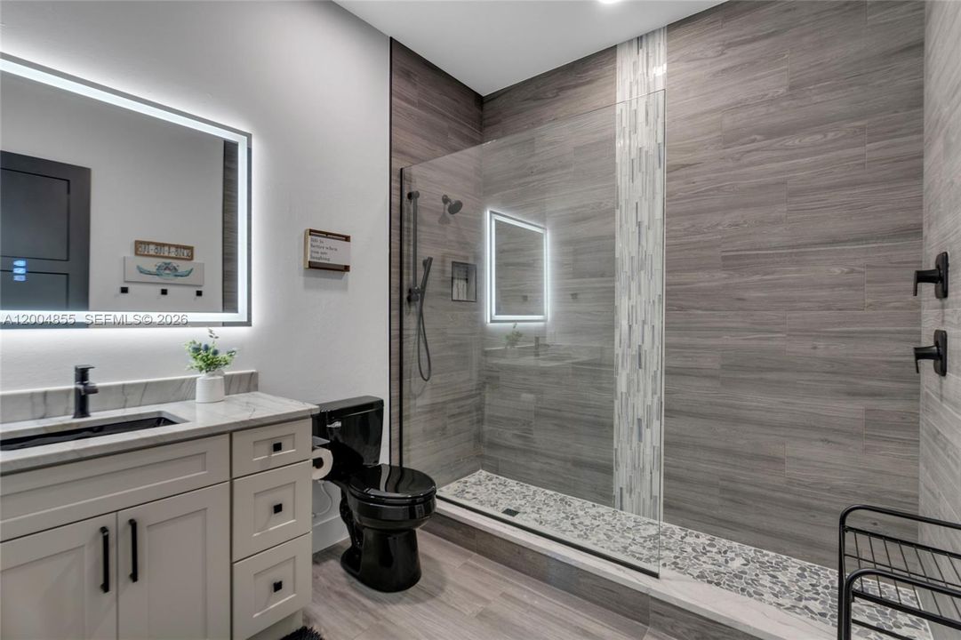 For Sale: $1,590,000 (3 beds, 4 baths, 3784 Square Feet)