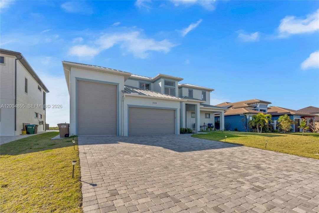 For Sale: $1,590,000 (3 beds, 4 baths, 3784 Square Feet)