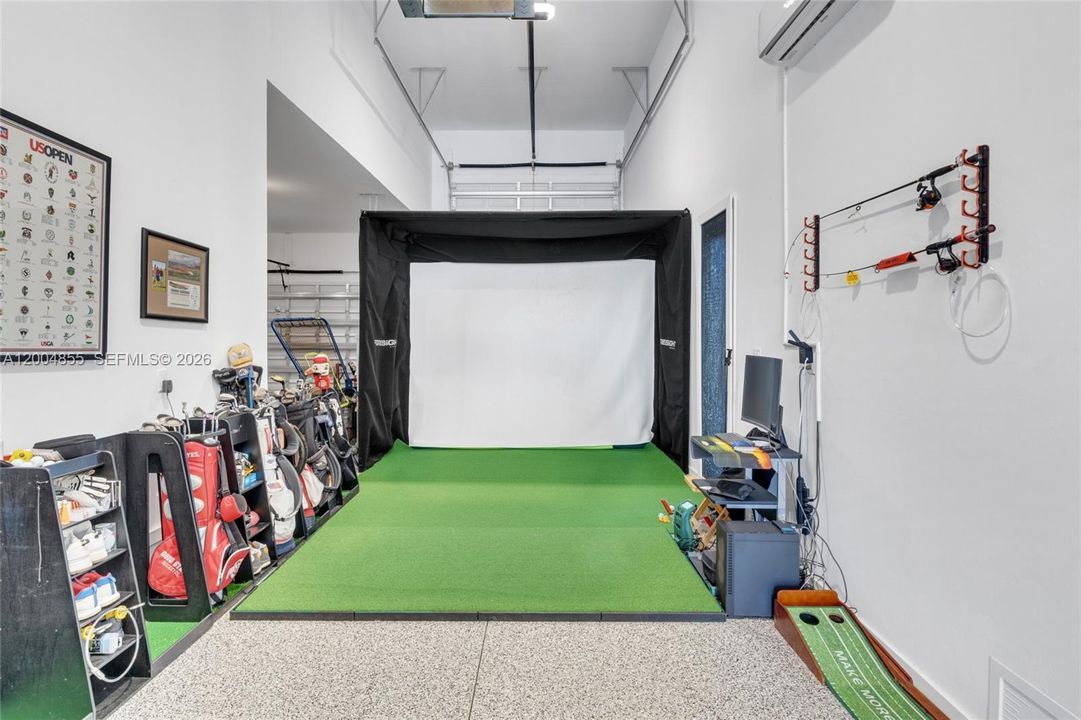 For Sale: $1,590,000 (3 beds, 4 baths, 3784 Square Feet)