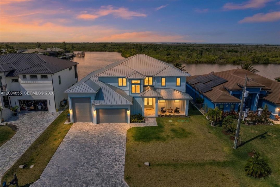 For Sale: $1,590,000 (3 beds, 4 baths, 3784 Square Feet)