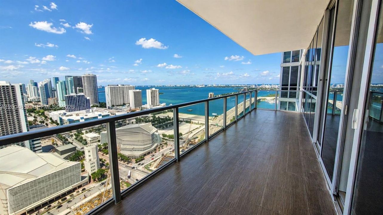For Sale: $1,200,000 (2 beds, 2 baths, 1647 Square Feet)