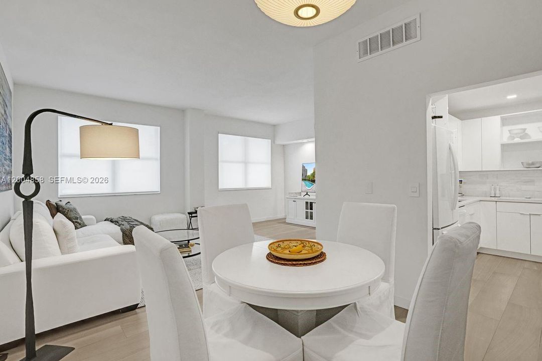 En Venta: $625,000 (2 camas, 2 baños, 1206 Pies cuadrados)
