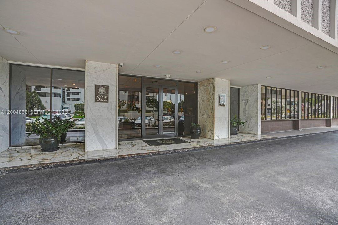 En Venta: $625,000 (2 camas, 2 baños, 1206 Pies cuadrados)