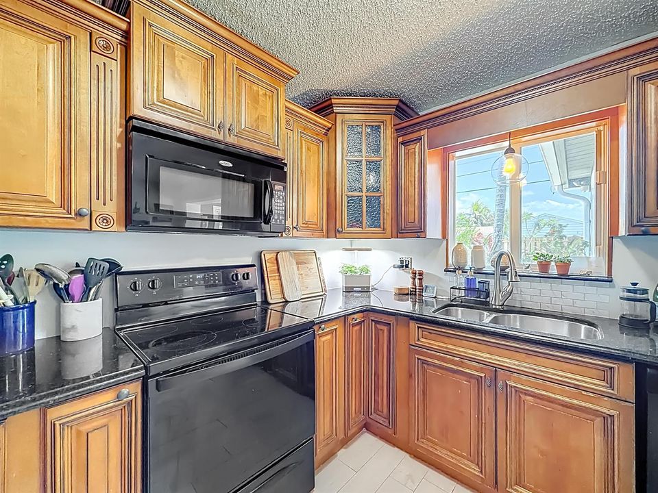 6 SE 10th Court-34