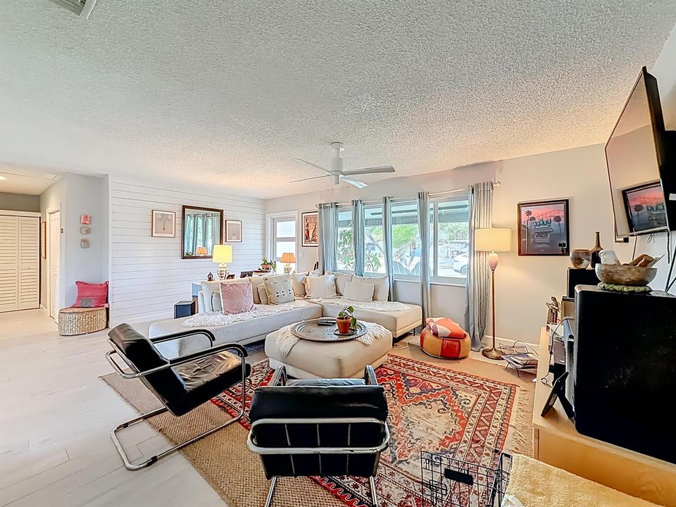 6 SE 10th Court-26