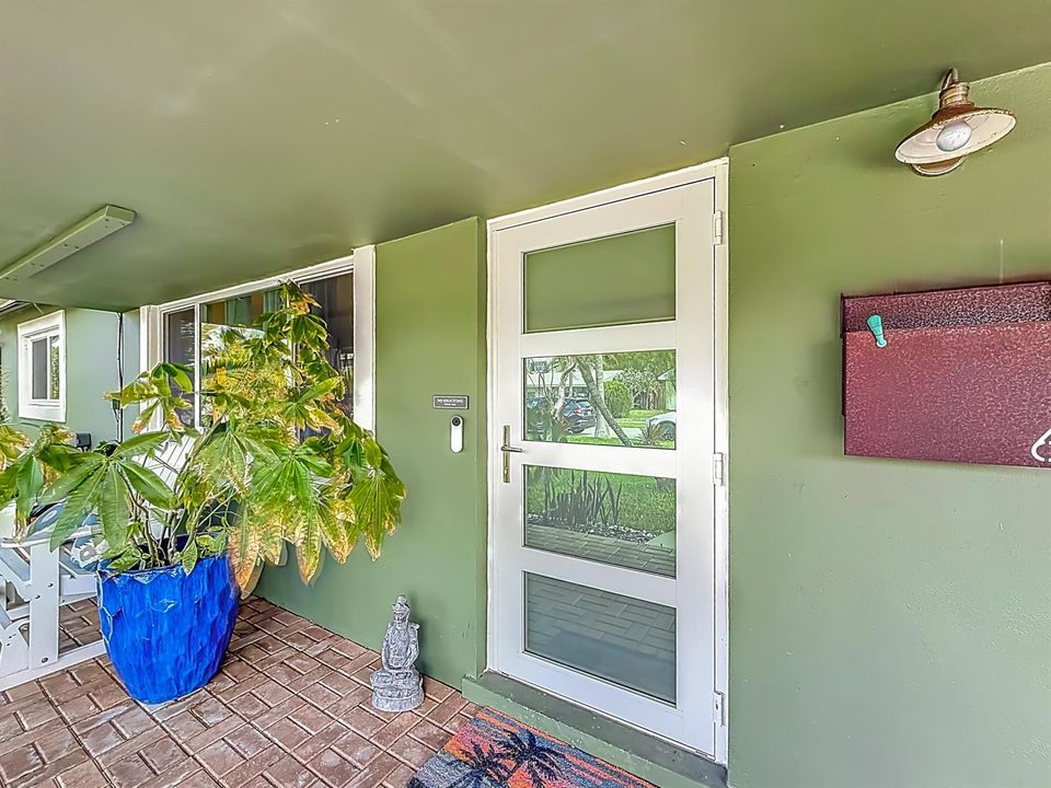 6 SE 10th Court-16