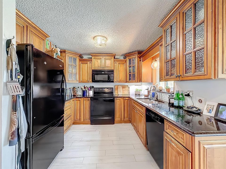 6 SE 10th Court-30