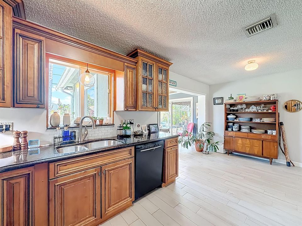 6 SE 10th Court-36