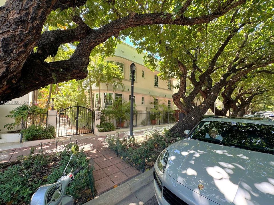 For Sale: $240,000 (0 beds, 1 baths, 420 Square Feet)