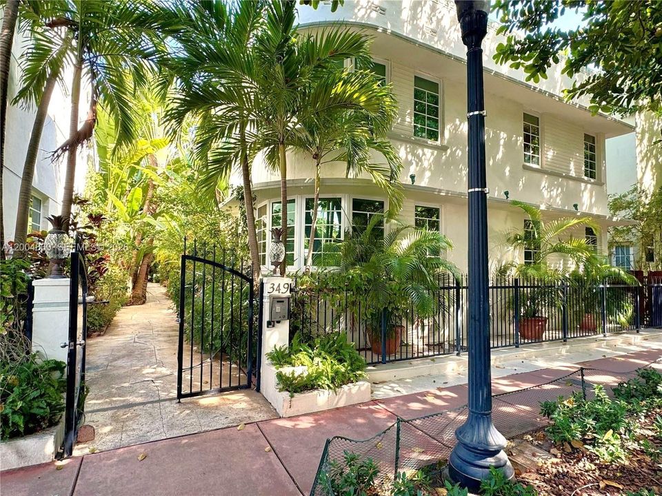 For Sale: $240,000 (0 beds, 1 baths, 420 Square Feet)