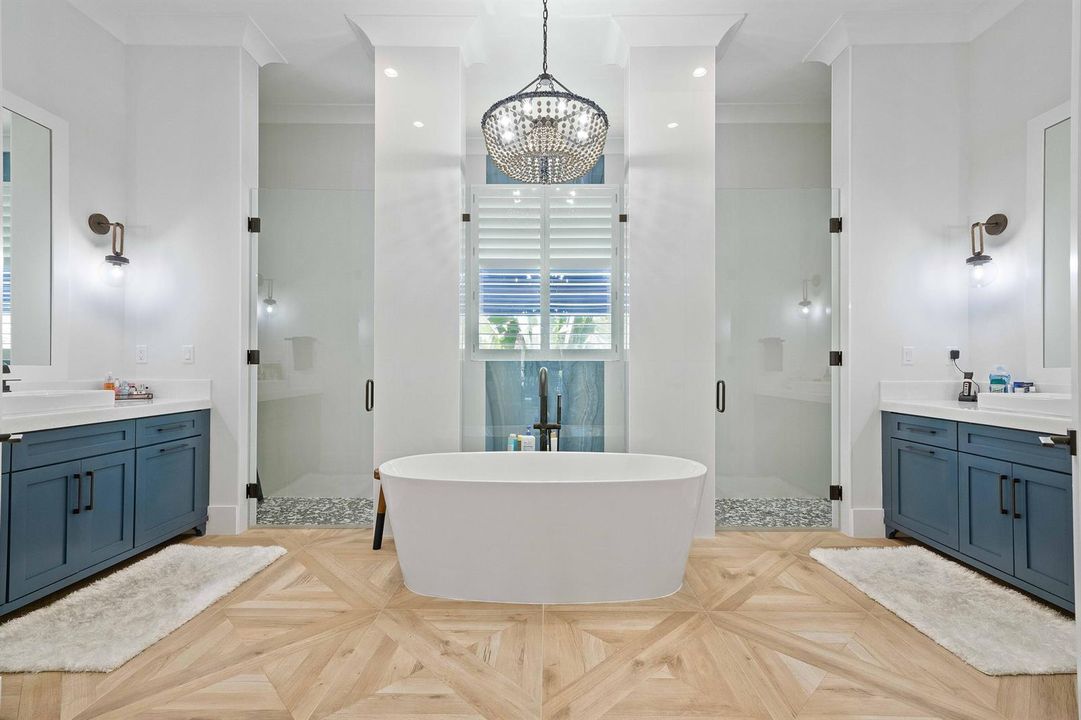 1st Floor Master Bath