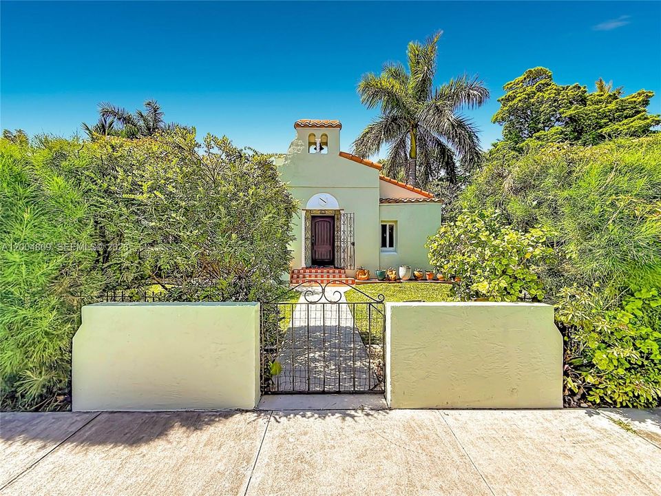 For Sale: $1,435,000 (4 beds, 3 baths, 3125 Square Feet)