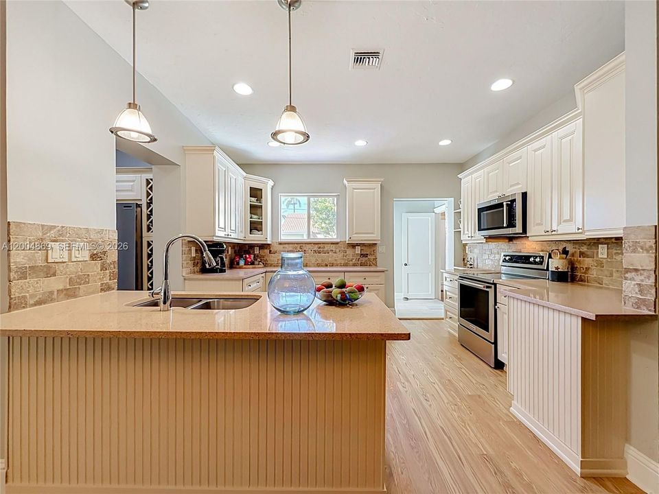 For Sale: $1,435,000 (4 beds, 3 baths, 3125 Square Feet)