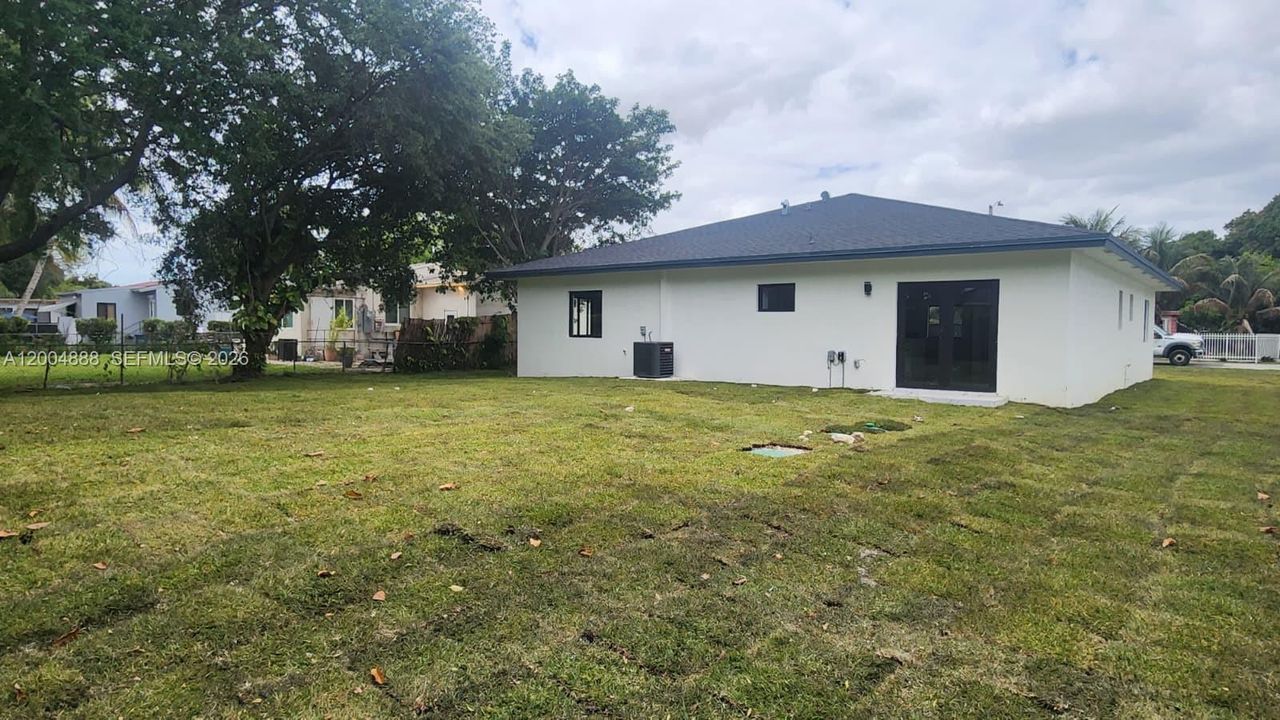 For Sale: $725,000 (4 beds, 3 baths, 2100 Square Feet)