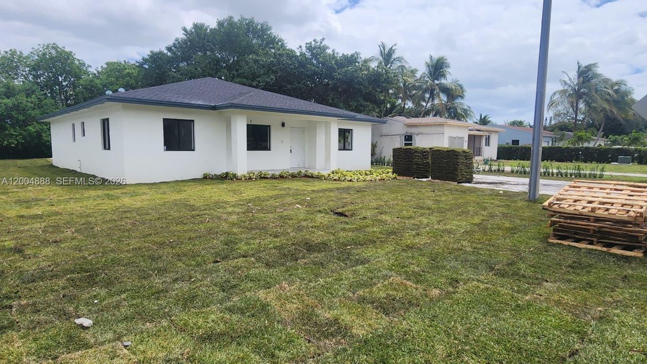 For Sale: $725,000 (4 beds, 3 baths, 2100 Square Feet)