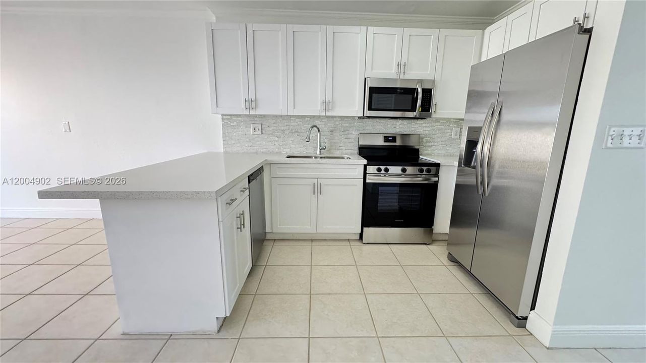 Active With Contract: $3,450 (3 beds, 3 baths, 1446 Square Feet)