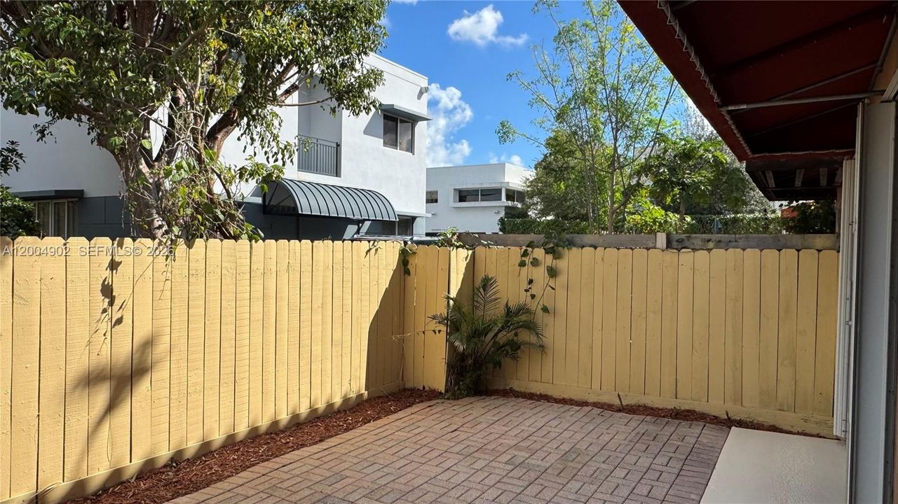 Active With Contract: $3,450 (3 beds, 3 baths, 1446 Square Feet)