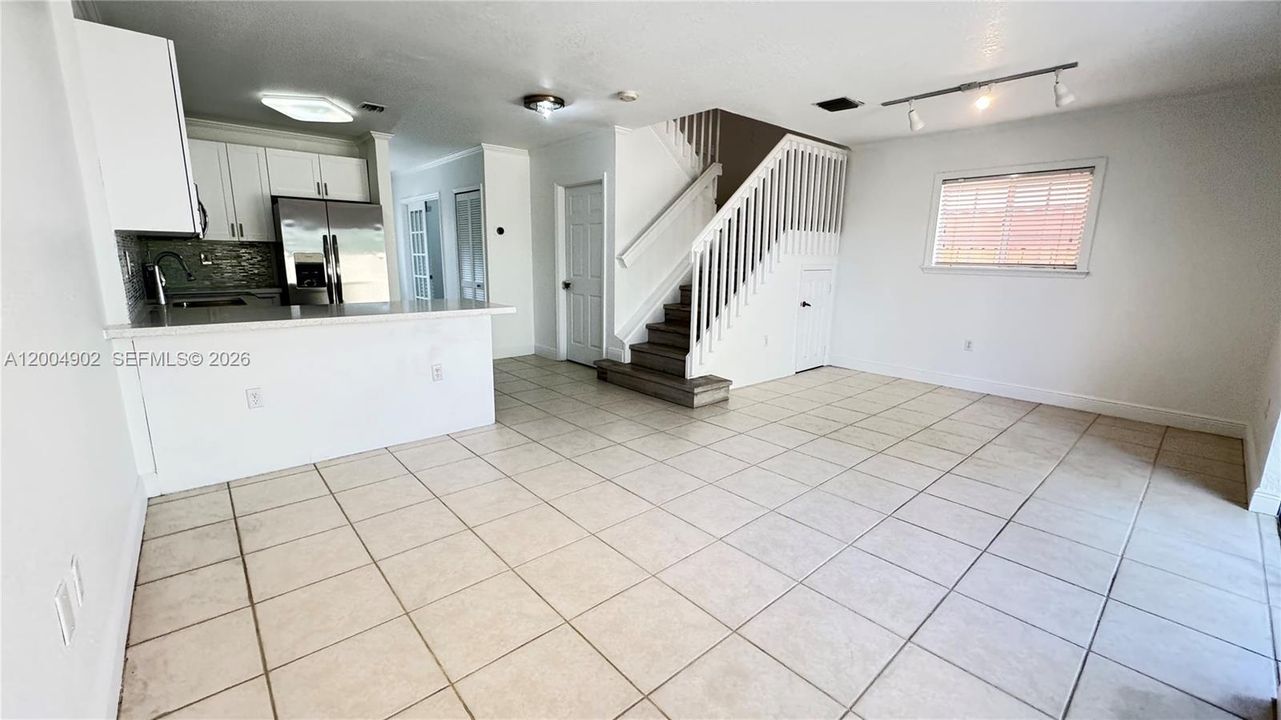 Active With Contract: $3,450 (3 beds, 3 baths, 1446 Square Feet)