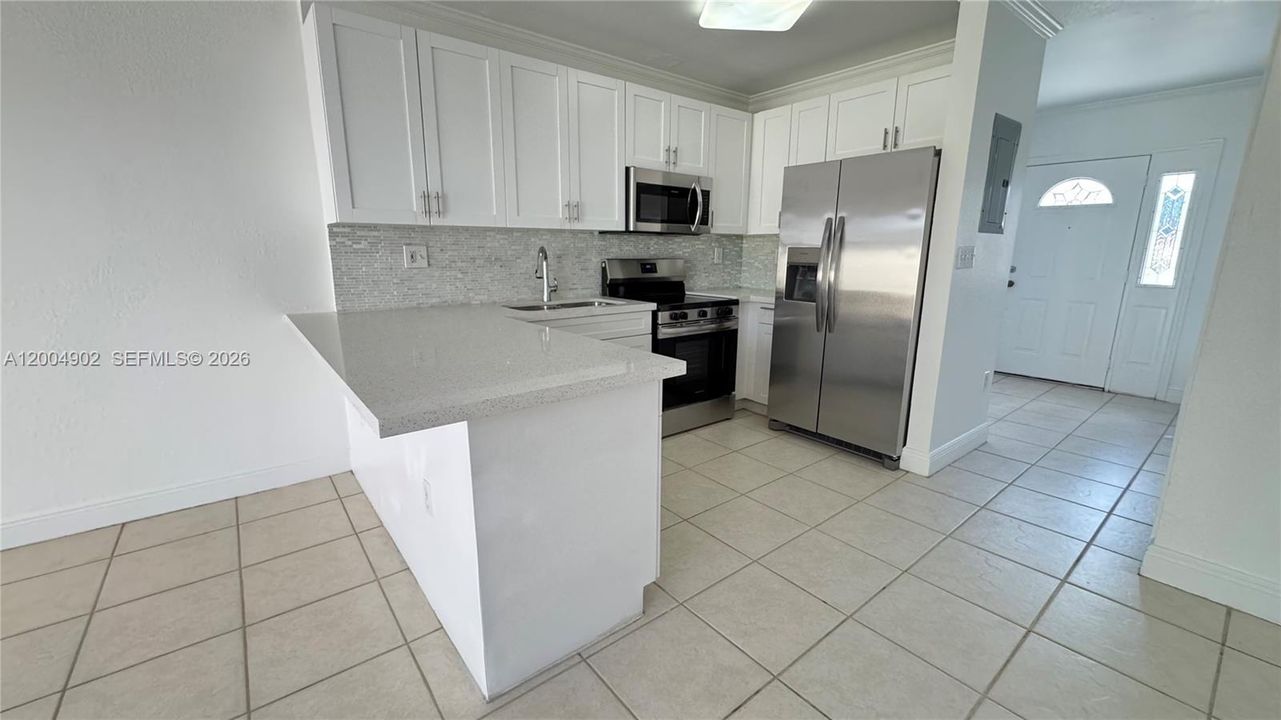 Active With Contract: $3,450 (3 beds, 3 baths, 1446 Square Feet)