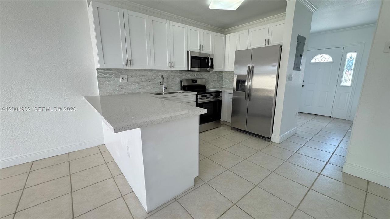 Active With Contract: $3,450 (3 beds, 3 baths, 1446 Square Feet)