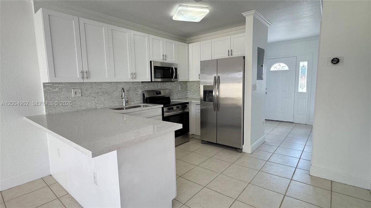 Active With Contract: $3,450 (3 beds, 3 baths, 1446 Square Feet)
