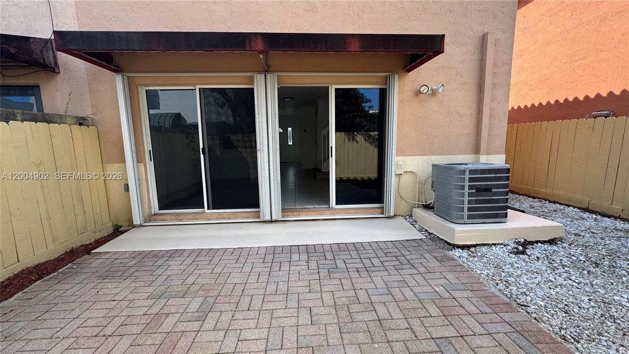 Active With Contract: $3,450 (3 beds, 3 baths, 1446 Square Feet)