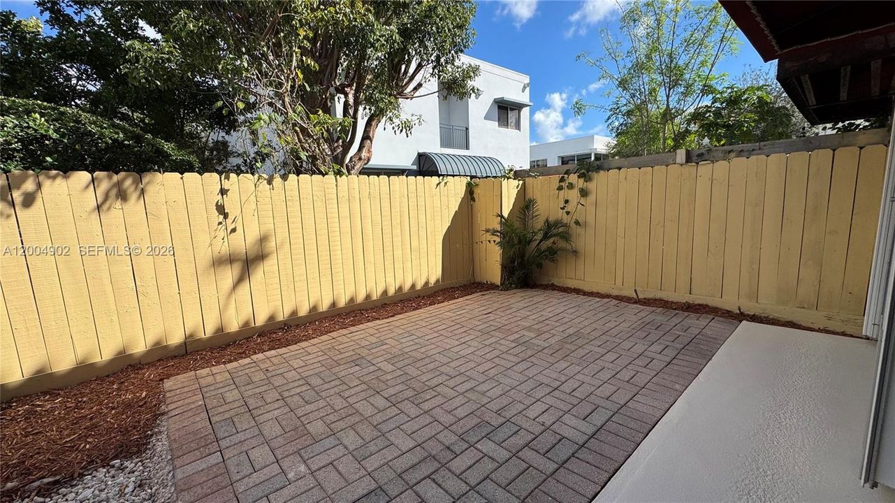 Active With Contract: $3,450 (3 beds, 3 baths, 1446 Square Feet)