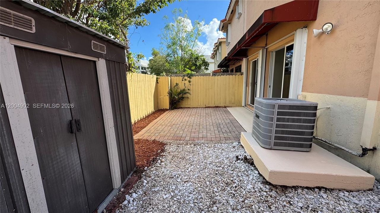 Active With Contract: $3,450 (3 beds, 3 baths, 1446 Square Feet)