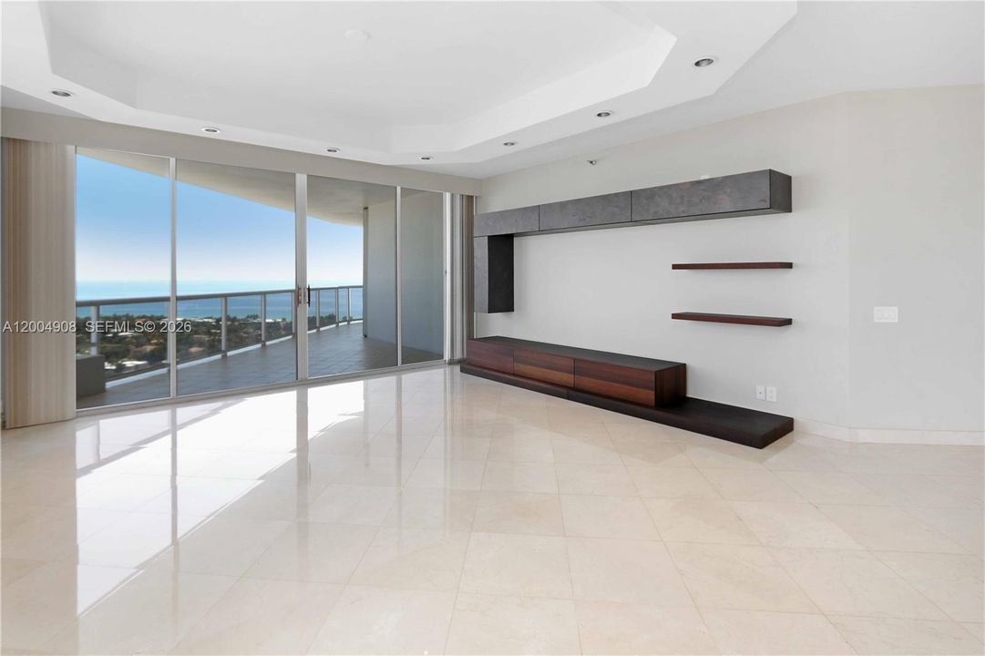 En Venta: $849,000 (2 camas, 2 baños, 2240 Pies cuadrados)