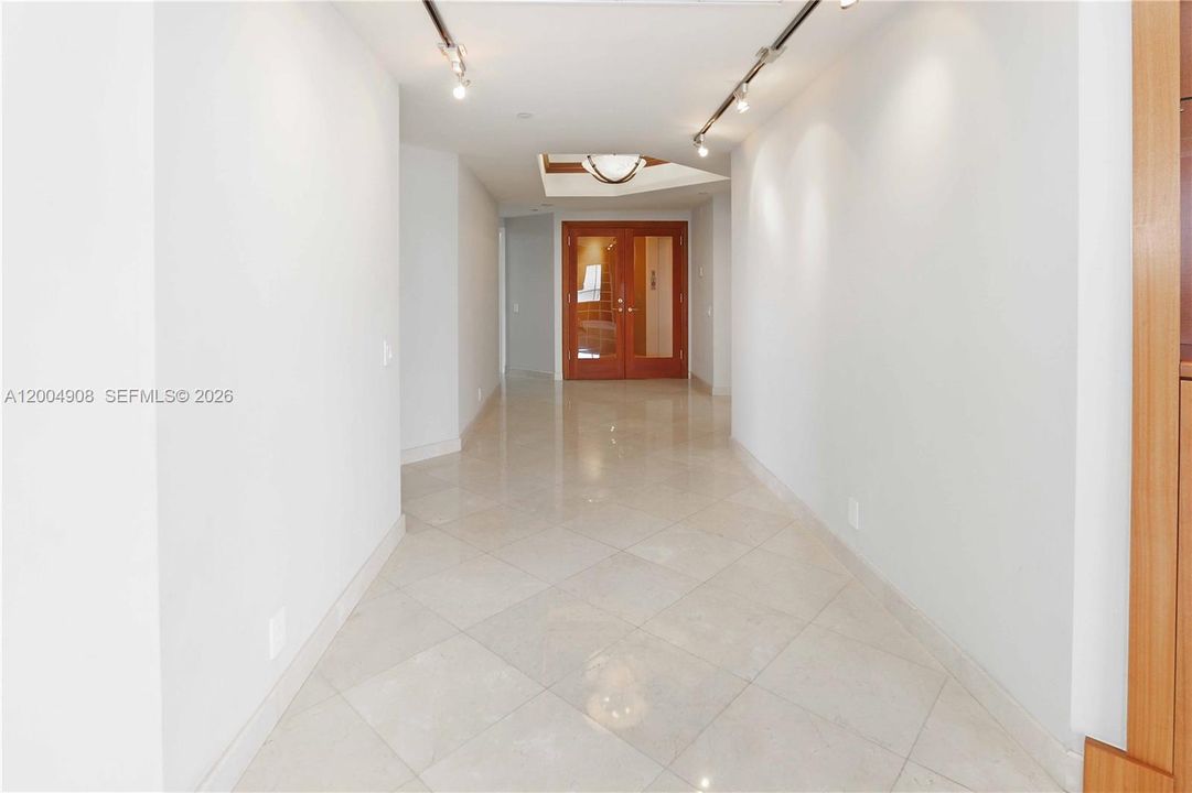 En Venta: $849,000 (2 camas, 2 baños, 2240 Pies cuadrados)