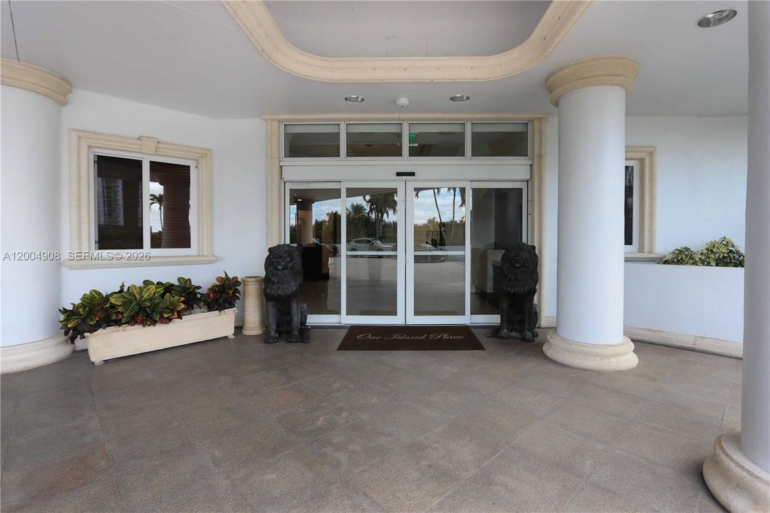 En Venta: $849,000 (2 camas, 2 baños, 2240 Pies cuadrados)